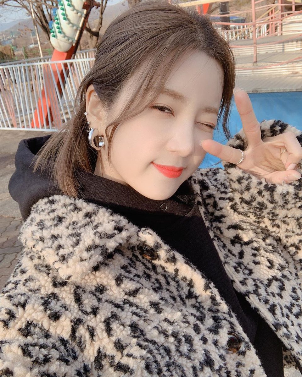 4月19日 チョロンさん Happy Birthday 永遠の美しさ ギャップあるかわいい声 リーダーとしての統率力 Apinkが今も活躍できてるのはチョロンさんのおかげだよね 心の底からありがとう これから1年 いいことたくさんありますように Chorong 4月19日 チョロンさん Happy Birthday 永遠の美しさ ギャップあるかわいい声 リーダーとしての統率力 Apinkが今も活躍できてるのはチョロンさんのおかげだよね 心の底からありがとう これから1年 いいことたくさんありますように Chorong