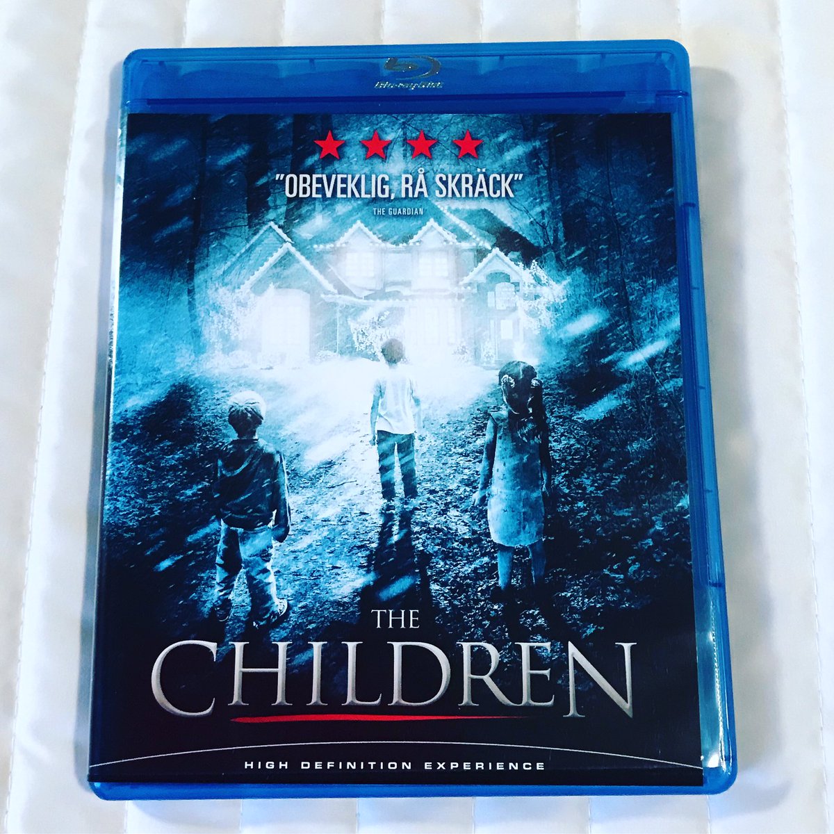 Watching 'The Children' (2008) with Eva Birthistle, Hannah Tointon, Stephen Campbell Moore, Rachel Shelley and Jeremy Sheffield.

#TheChildrenMovie #TheChildren2008 #TomShankland #EvaBirthistle #HannahTointon #StephenCampbellMoore #RachelShelley #JeremySheffield #horror #bluray