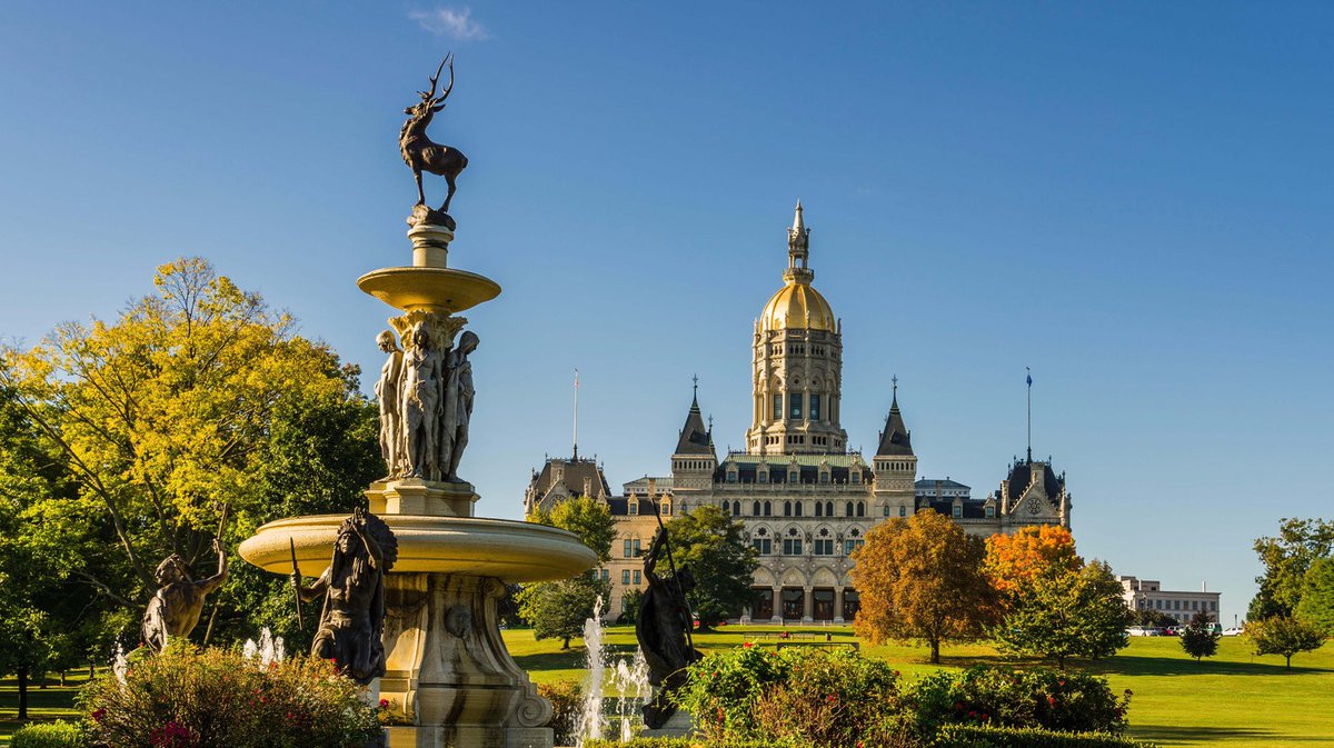 Join the Bushnell Park Foundation for their virtual program at 6 PM tomorrow evening, "Unpacking the History of Bushnell Park", and learn about the fascinating story of one of Hartford's gems! Link to register here:  ow.ly/VpYt50DO8JL