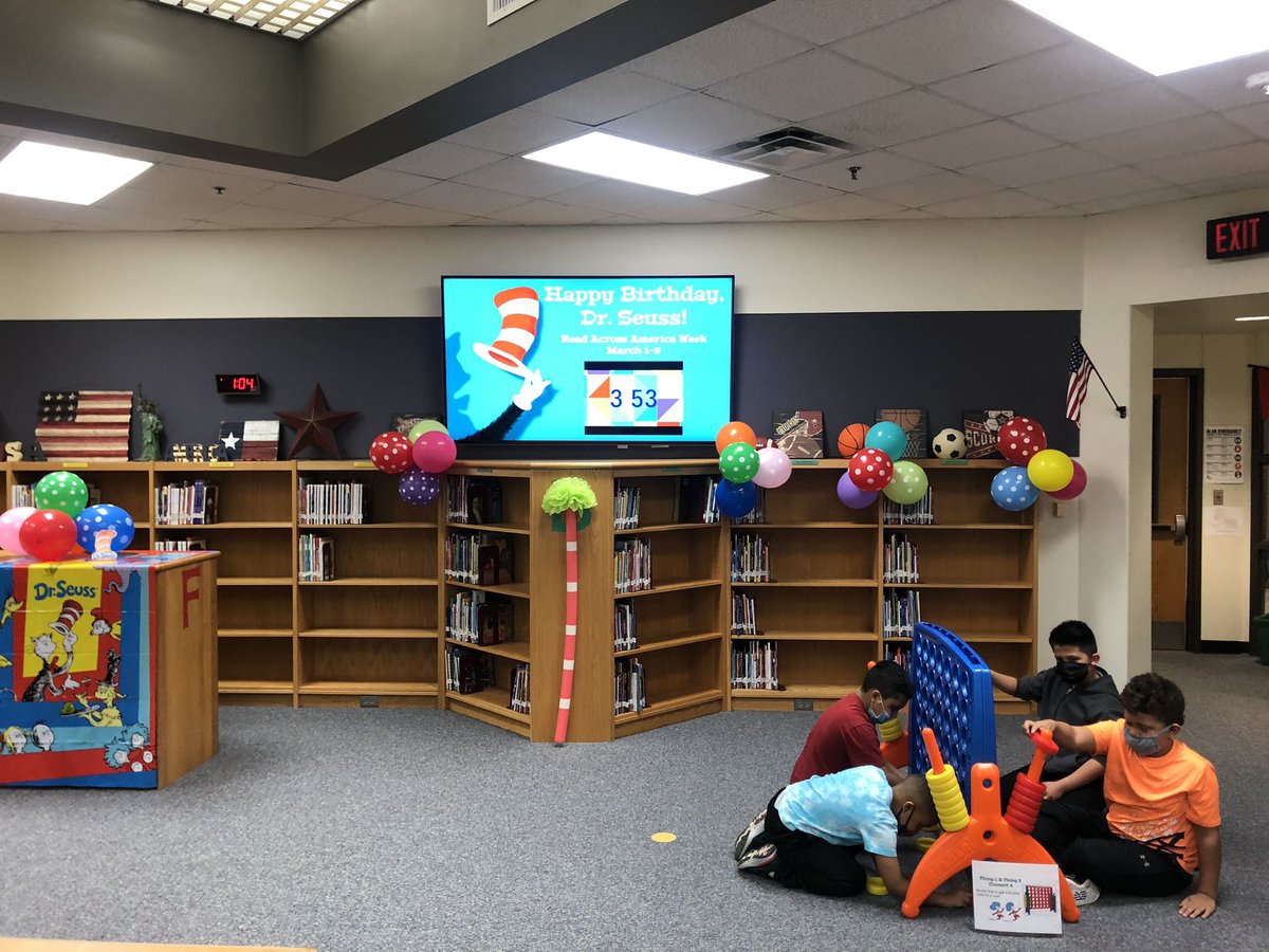 MsTimms3's tweet photo. Happy Birthday Dr.Seuss! @CurtsMeg @BJ__Smith https://t.co/YIkz0GZJYu