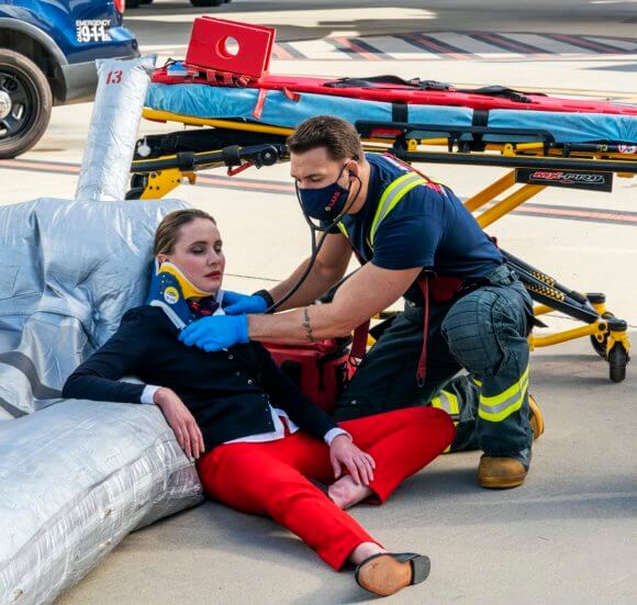 Служба спасения сша. Кеннет чои 911. 911 служба спасения сериал 2021. Оливер старк 911 служба спасения. 911 служба спасения сериал.