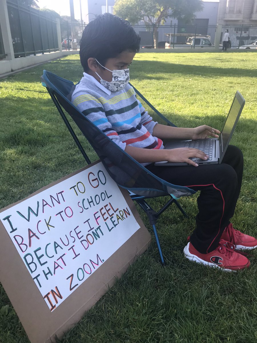 amyhollyfield's tweet photo. A group of Latinx kids and their moms gathered for distance learning outside in San Francisco today, calling for schools to re-open. They say they hope school officials and school board President Gabriella Lopez see them and know they want to be back in school. https://t.co/0PsRCRDv9y