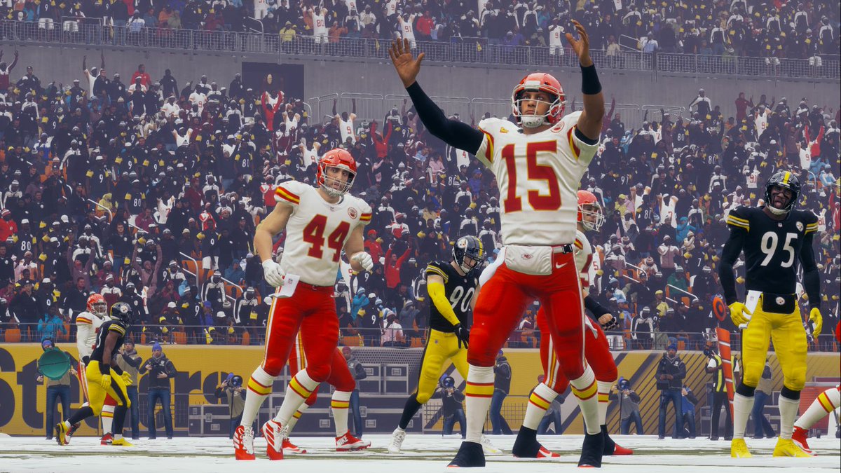 Patrick Mahomes and the offense were faced with a behemoth of a challenge, going up against the league's best defense. Going 18-28, 184 YDS and 1 TD, Mahomes was able to do just enough to keep the Steelers defense on the heels. https://t.co/cRS2XnRd4b