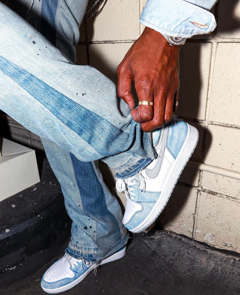 𝐔𝐏 𝐓𝐎 𝐃𝐀𝐓𝐄 on X: 【Nike】Air Jordan 1 Retro High OG “Hyper Royal”［555088-402］  https://t.co/V3c54IEtcP https://t.co/6UF5ZQ7UPc / X