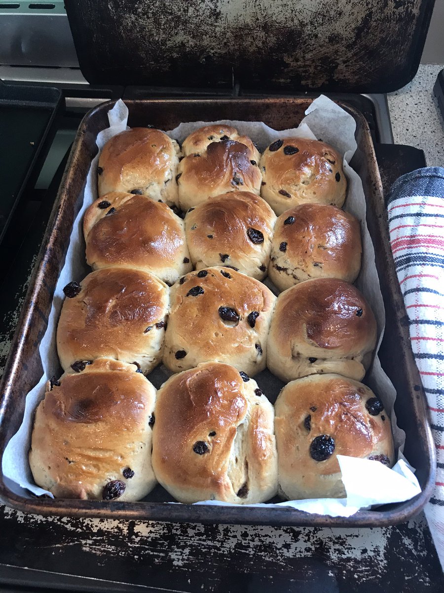 MelSzymanik's tweet photo. How it started.                    How it finished #HotCrossFun https://t.co/VIs9ijvH7t