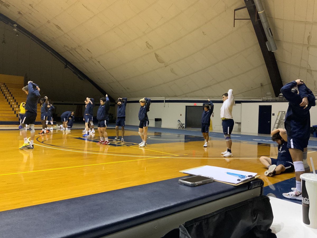 Yellowjackets getting ready to take on #4 Missouri Valley 🐝🐝

Game time 7:00 Pm
Morden Center