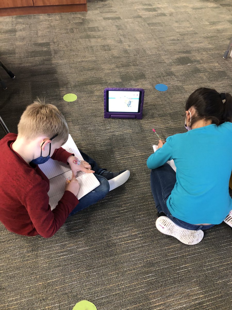 MrsVatuna's tweet photo. My little researchers were hard at work today generating questions and finding answers! @AdamElementary @CFISD_ELAR2_5 #ConnectToLiteracy #2ndToNone https://t.co/atXA6yjaEo