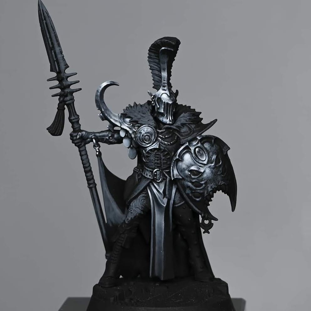 Daemonrich's tweet photo. Another update in this exercise to paint a model using black, white and grey paint to show light volumes and textures, rather than relying on colour. It's a lot of fun to paint like this, so I plan to do more 😊 #PaintingWarhammer #WarhammerCommunity #warmongers #ageofsigmar https://t.co/4WvVkQrfdb