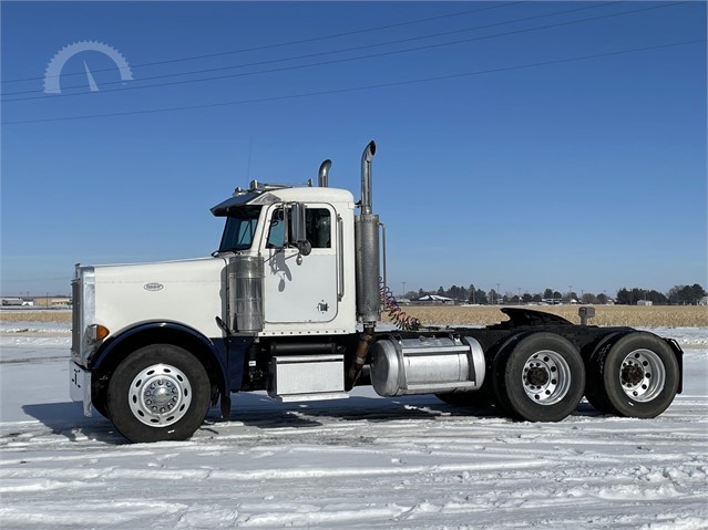 Sells Tomorrow on @auctiontime | Bid Now!
☑️ 475 HP CAT
☑️ 230k Miles Since Overhaul
☑️ 8 Spd
☑️ 205" WB
☑️ Wet Kit
#TruckPaper #AuctionTime #Peterbilt #Peterbilt379 #DayCab