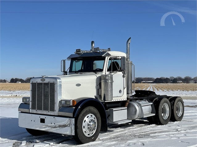 Sells Tomorrow on @auctiontime | Bid Now!
☑️ 475 HP CAT
☑️ 230k Miles Since Overhaul
☑️ 8 Spd
☑️ 205" WB
☑️ Wet Kit
#TruckPaper #AuctionTime #Peterbilt #Peterbilt379 #DayCab