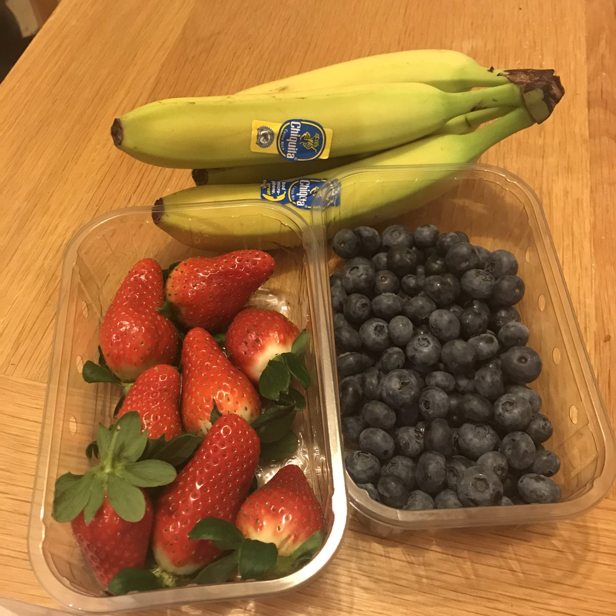 Thank you to the gentleman who paid for my fruit <a href="/lri/">Lucas Ives</a> today. Hope your wife’s treatment goes well. #RandomActsOfKindness 💙 <a href="/Leic_hospital/">Leicester's Hospitals</a>