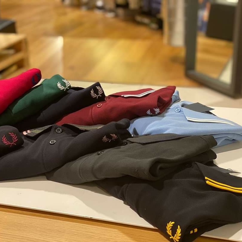 cesarestacogido's tweet photo. 👉 Y tú... ‼️DE QUÉ #COLOR ERES⁉️ CUADRADO PAMPLONA, con los mejores POLOS marca Fred Perry. Preciosos... ‼️#OsEsperamos‼️

➡️ #NoEsLoMismo
📍CUADRADO PAMPLONA
C/ Estella 12, Pamplona centro. 948 223003. @fredperry https://t.co/7jrCpqSYYn