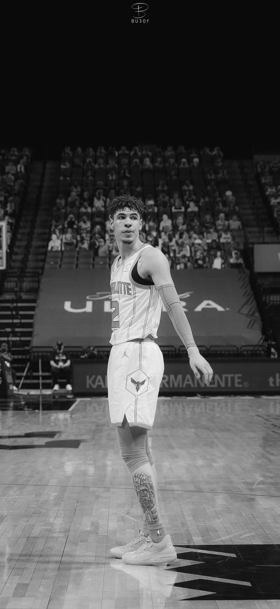 بوعّوف on X: #Wallpaper - LaMelo Ball B&W : #AllFly