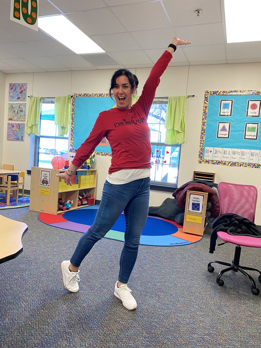 drisana415's tweet photo. Read Across America:Red, White &amp; Blue day!!! @FISD_ECS  #ECSfriscoreads https://t.co/52vKsTDxZI