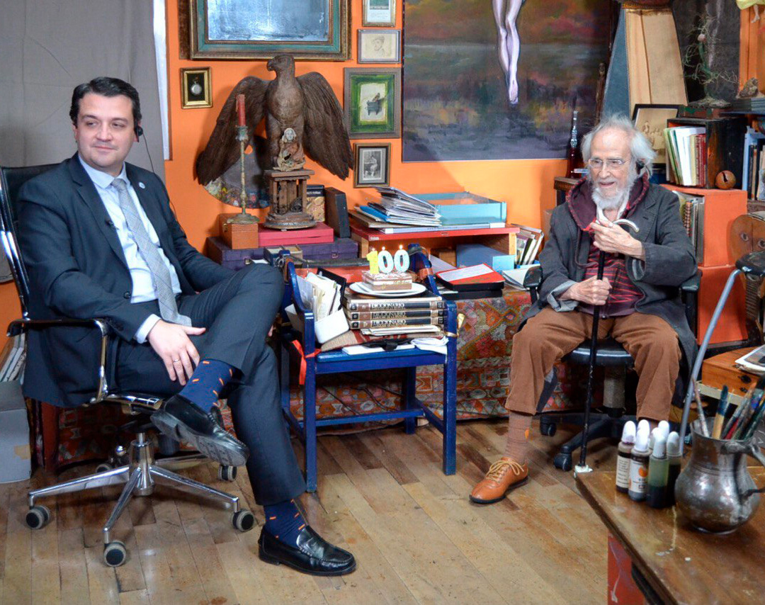 El pintor y escritor Ginés Liébana disfruta con humor
y rodeado de amigos el acto especial por su 100
cumpleaños. Se podrá ver hoy a partir de las 22h.  

Más info aquí:
👇👇👇
andalocio.es/cont/74585

#CulturadeCórdoba #GinésLiébana #CentenarioLiébana