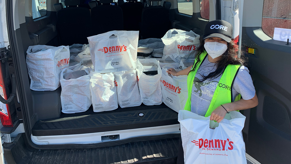 DennysMRD's tweet photo. As part of our “Feeding Heroes of LA Tour” we hit the road to serve warm meals to first responders, veterans and frontline workers in LA. While we were at it, we got to spend a day with @theellenshow at Dodgers Stadium. Thank you to everyone who made this possible! https://t.co/aYxH2XFNmr