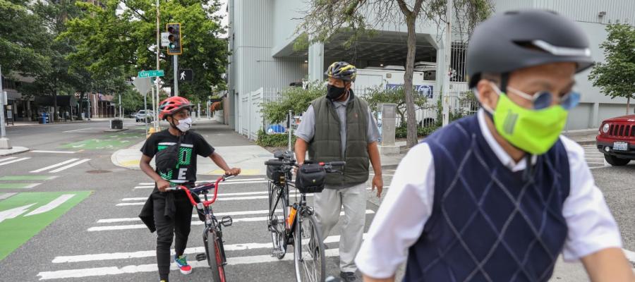 CascadeBicycle's tweet photo. Helmets Yes. Helmet Laws No
Learn more in our Q&amp;A: https://t.co/oEYLyRNORr https://t.co/WX0MjKy7Tz