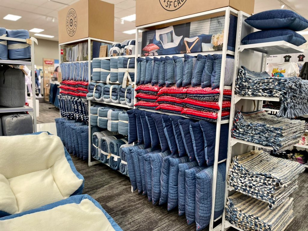 adamdvniel's tweet photo. 2021 Designer Collab | #LevisXTarget #targetstyle 🙌

#T2757 #D454 | @AshleyBoye  @Sidique50 @billhall43220 https://t.co/6Q3OiAf5ST