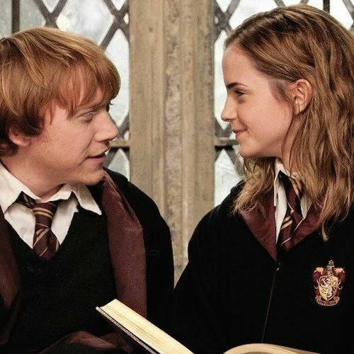 Когда рон и гермиона начали встречаться. Рон уизли и гермиона. Гермиона грейнджер и рон уизли. Когда рон и гермиона начали встречаться. Рон и гермиона.