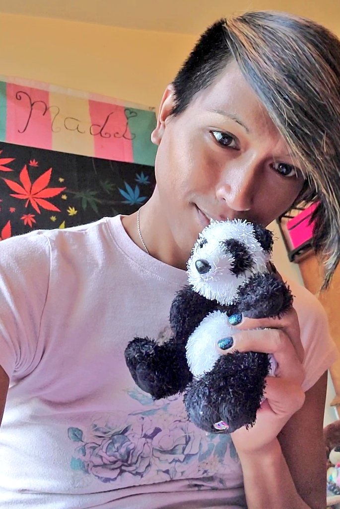 Thinking of my Panda Princess ??
Ily kymmy xoxoxo's ?
@tvbunni @KymmyHarper 
#tiasgirls #femboy #trans