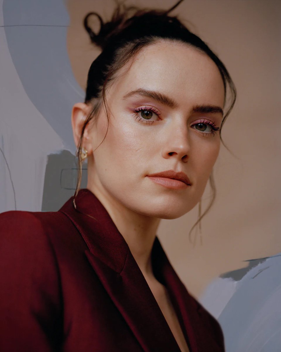 filmoqraphy's tweet photo. SHE https://t.co/32yVQzJhaZ