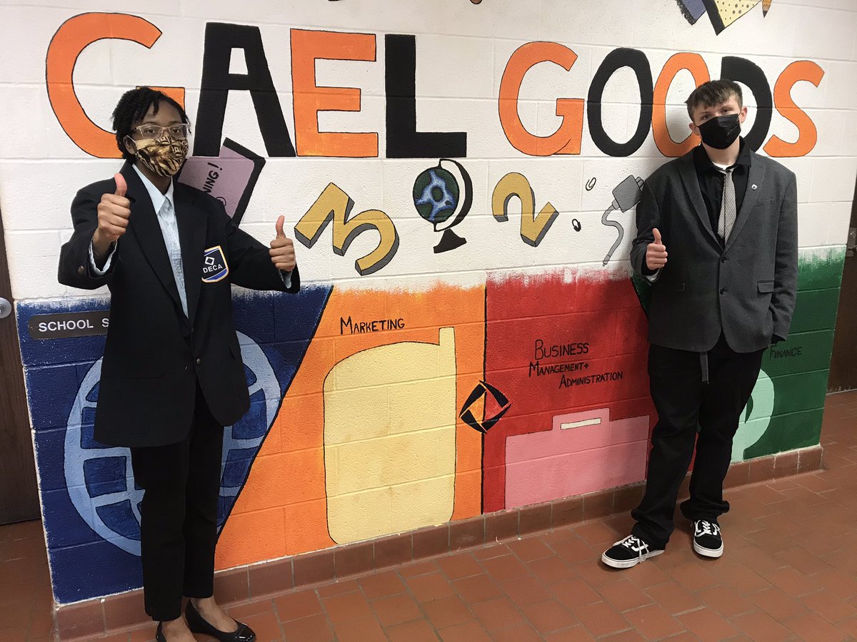 SHELTONDECA1's tweet photo. SHS DECA students preparing for state competitions today and tomorrow! Good luck #beprofessional #deca https://t.co/BkP3aO6NCq