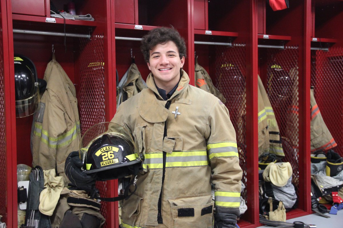 nctclions's tweet photo. We put Texans to work! 🧑‍🚒

#TXcommunitycolleges create a college-to-workforce pipeline for students who aspire to boost the Texas #economy.

#WePutTexansToWork #WeServeAllTexans https://t.co/qx933V4nFo