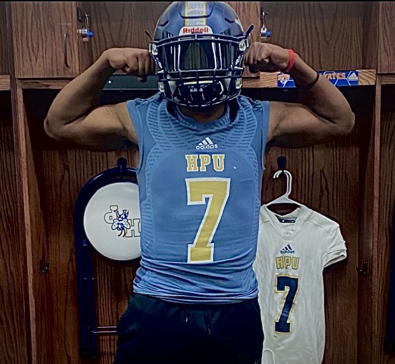 Tabren “Brobro” Yates (@tabreny) on Twitter photo Had a great visit with <a href="/Coach_Spice/">Coach Josh Spicely</a> and the HPU community. Thank for the opportunity 🙏🏾 #SwarmRi21ng Had a great visit with <a href="/Coach_Spice/">Coach Josh Spicely</a> and the HPU community. Thank for the opportunity 🙏🏾 #SwarmRi21ng