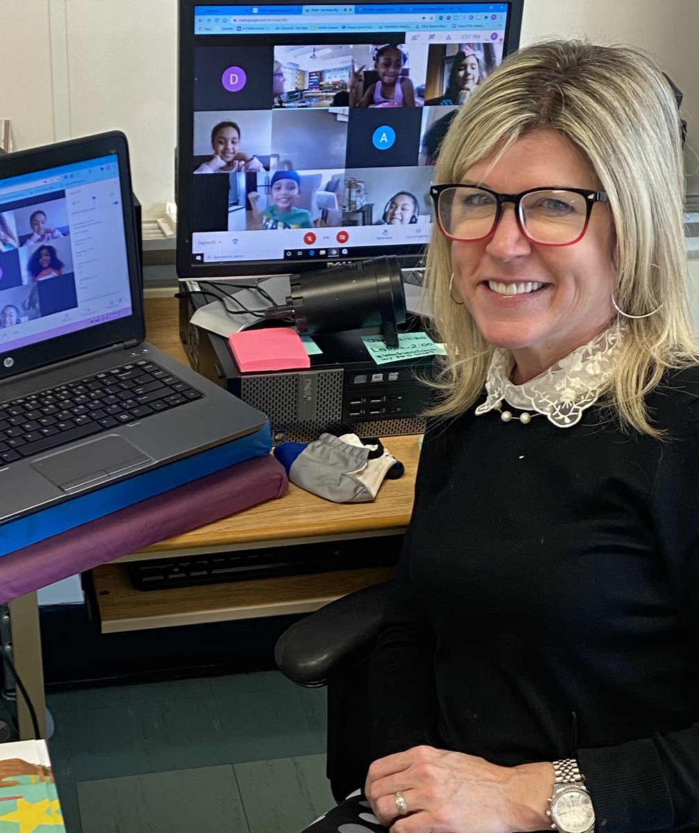 PicconeDanielle's tweet image. Thank you to @GCSDsuper for coming to read to my virtual first graders today! We loved having you! @sararesch @ShannonCHeller @WestRidgeGreece  #ReadAcrossAmerica