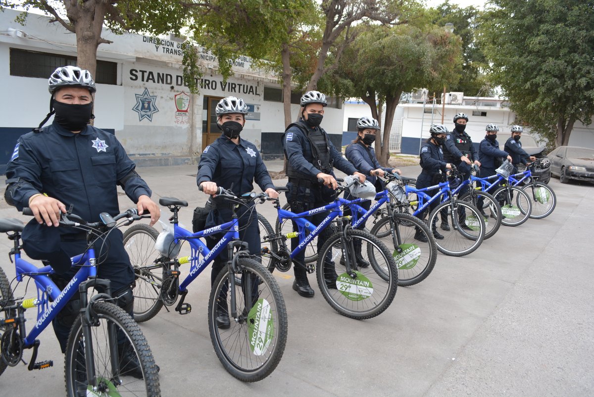 AhomeSeguridad's tweet photo. 👮♂️👮♀️23 nuevos elementos egresados del @INECIPESINALOA1 se incorporaron a la Dirección General de Seguridad Pública y Tránsito Municipal de Ahome.
#TransformandoAhome #TrabajandoPorTuSeguridad #TrabajandoPorAhome https://t.co/D7nEmZIIyQ