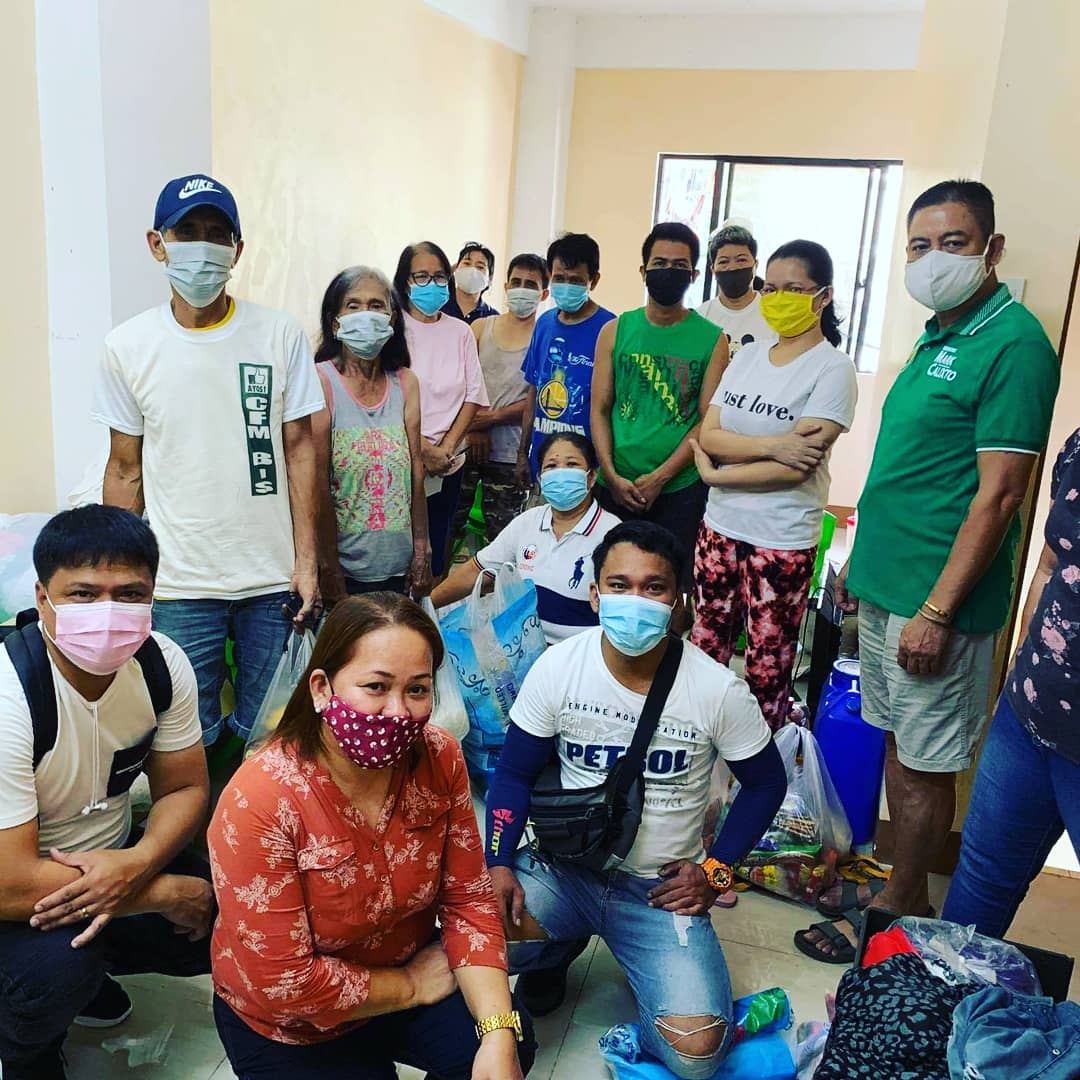specs_inc's tweet photo. #SPECSFoundationInc's #COPTeam distributed food packs and rice to the fire victims in Bgy 134, Pasay City.
They also shared the Word of God, prayed for their enlightenment to help them keep their trust in God despite all the difficulties๐๐ค๐
#NoHoldingBack #COPTeamWeServeAsOne https://t.co/NMUnLRhc3b