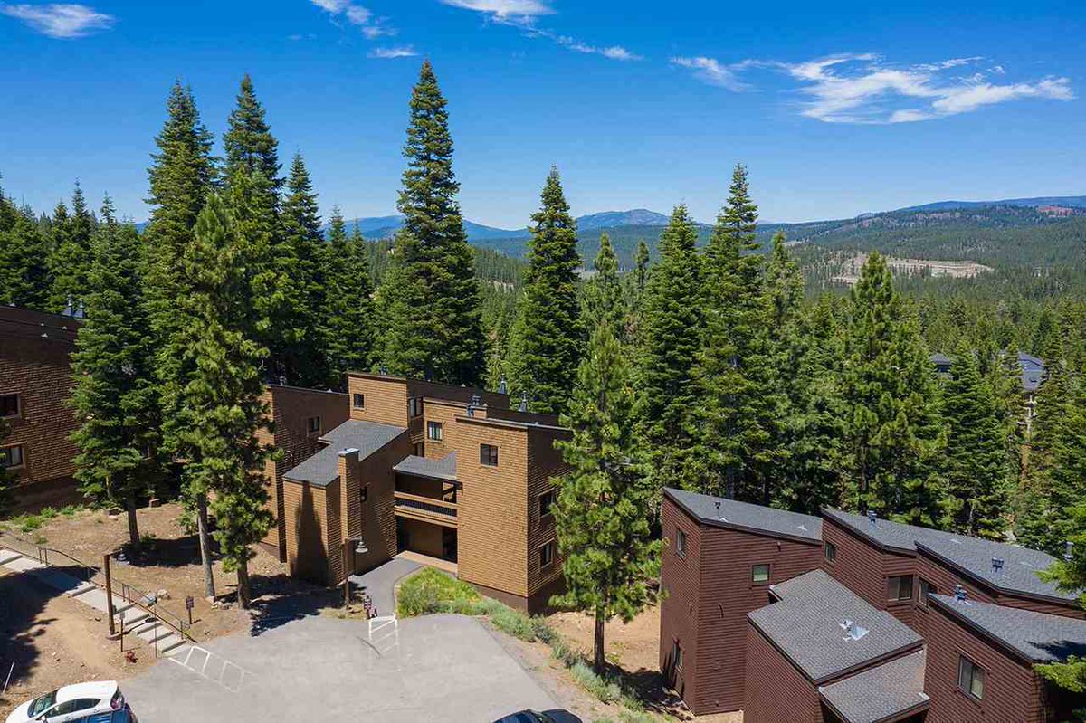 Placemateinc's tweet photo. #newlisting

2 Bed + Bonus Room / 2 Bath Condo in Northstar!

Available March 15th for 12-month lease
$2500/mo.

Max 2 adults, or small family; pets considered

#linkinbio #NorthstarCA #landinglocals #LakeLife https://t.co/h8LlRrLIR7