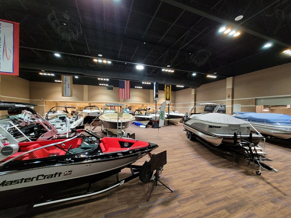 Exhibitor move-in is in full swing at the <a href="/StCharlesConven/">St. Charles Convention Center</a> for the Lake of the Ozark's Marine Dealers Association's #StCharlesBoatShow! 🚤 Check out the show this weekend from Thursday to Sunday. 
#eventprofs #meetsafely #StCharlesBoatShow #boats #LOMDA