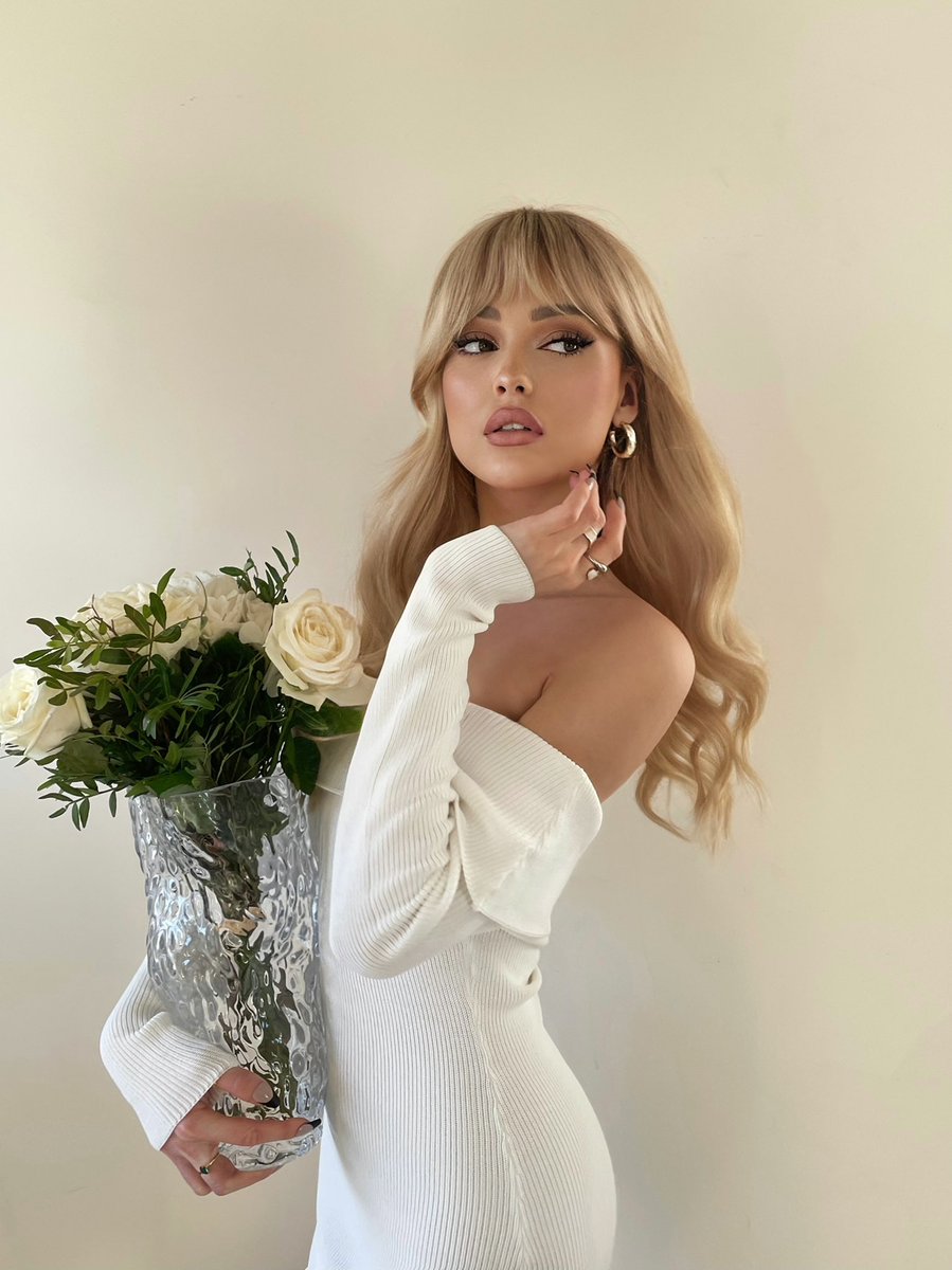 romaneinnc's tweet image. En blanc cette fois 🤍