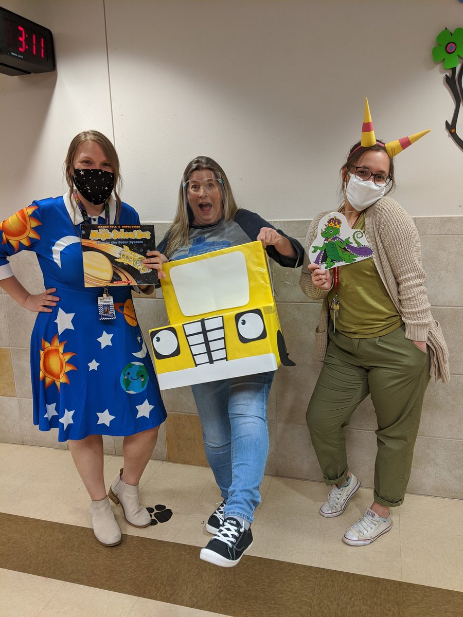 Ms. Frizzle, Liz, and the Magic School Bus are excited for Read Across America Week!!! <a href="/CFBISD/">Carrollton-Farmers Branch ISD</a> @TigerNetwork #wearemcstrick  #readacrossamerica