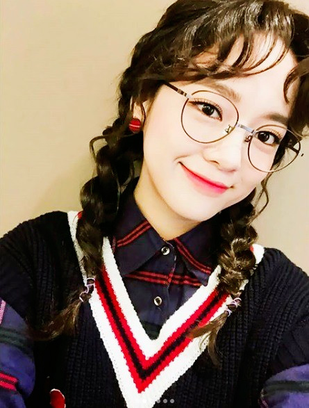 DITTOXOFF_'s tweet photo. ㅤ· ❀ ₊ ( 𝐌𝐔𝐒𝐈𝐂 𝐓𝐈𝐌𝐄 ) **_🎧 › song of the ﹟ day. . . ❜ [ % ]◞ #StreamWithGIDEAL + #Team_MAZE

  También he recibido regalitos de estas diosas y soy felicidad pura, así que ha festejarlo con mi canción favorita de ellas, ¡tienen que escuchar su música! https://t.co/nYqR4pAbvp