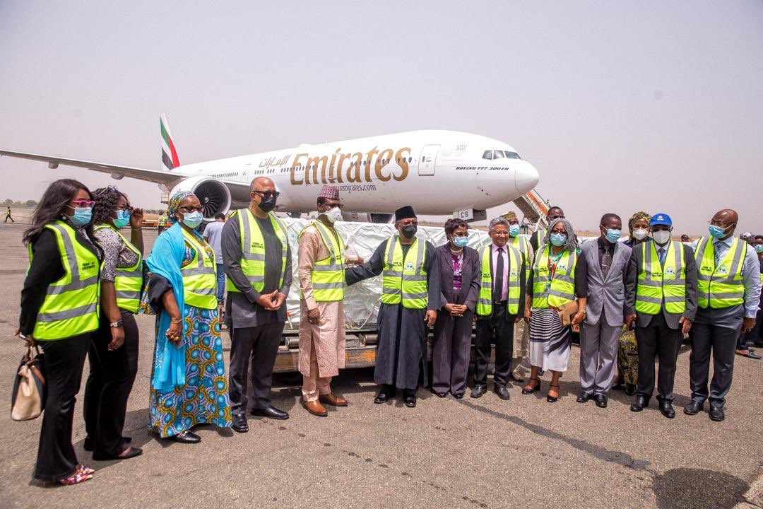Chikwe_I's tweet photo. Today, Nigeria, Angola, Kenya &amp; Democratic Republic of Congo received #COVID19 vaccine doses through #COVAX

This is very important progress for equitable access to vaccines and an important learning opportunity for future outbreaks!

THANK YOU @WHO @gavi @CEPIvaccines @UNICEF https://t.co/Dn9QijMrbi