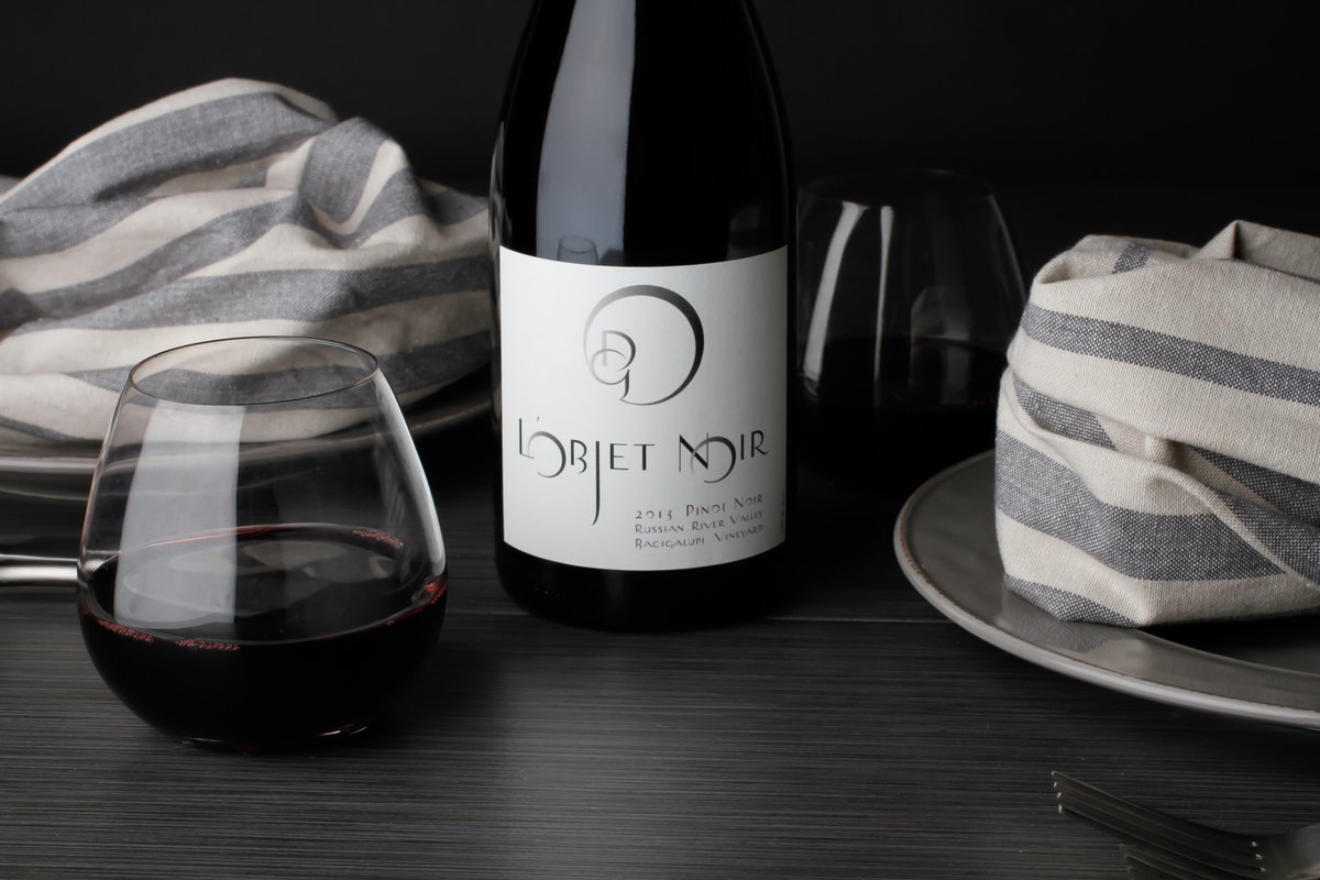 ThirstyInLA's tweet photo. Looking forward to chatting with Dan Glover @pinotnoirdude, founder of L'Objet Wines! Dan will taste me through his 2012 &amp; 2016 L’Objet Noir; 2018 L’Objet Cuvée, and 2018 Sauvignon Blanc.
We'll be live on Facebook at 4pm PST on Wed 3/3. Cheers! 🍷 https://t.co/BtHLlGK3yZ https://t.co/4ZvYdPCH5Y