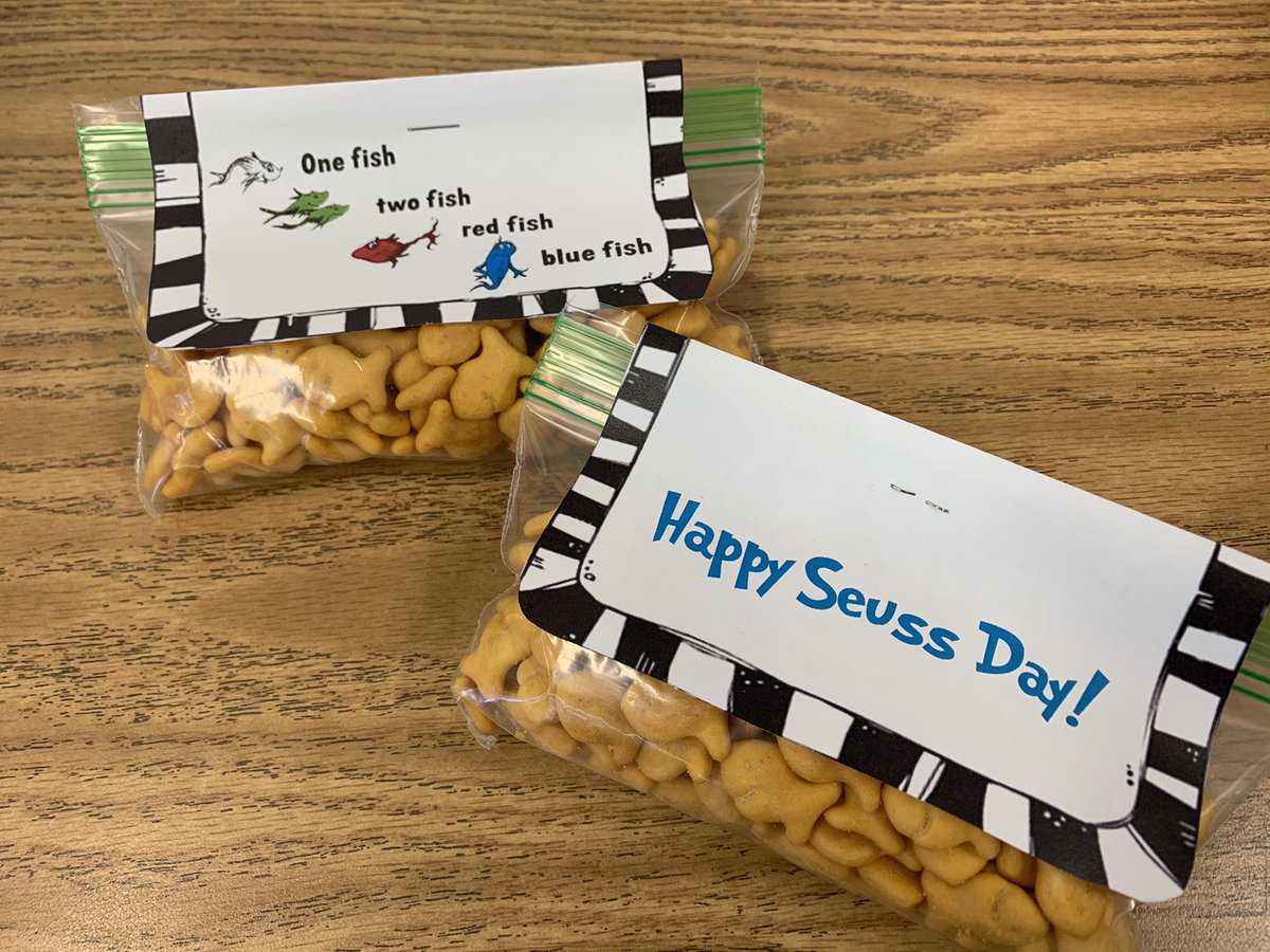 JenniferDeCarl4's tweet photo. Dr. Seuss was on the loose in Class 3-4 today and a fun time was had by all! 😊❤️😊❤️@Nokobulldogs @SachemSchools https://t.co/CNGNrPnAn3