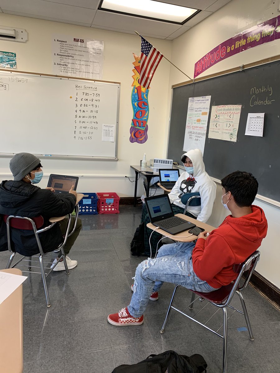 RealPMschool's tweet image. Students learning about the Islamic Empires in @Ms_LiPuma’s Global 9 class! #DreamLeadAchieve