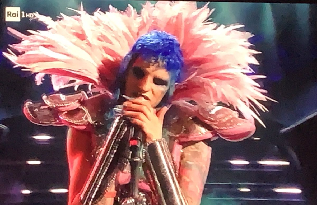 Achille è praticamente la Bertè senza trucco #Sanremo2021