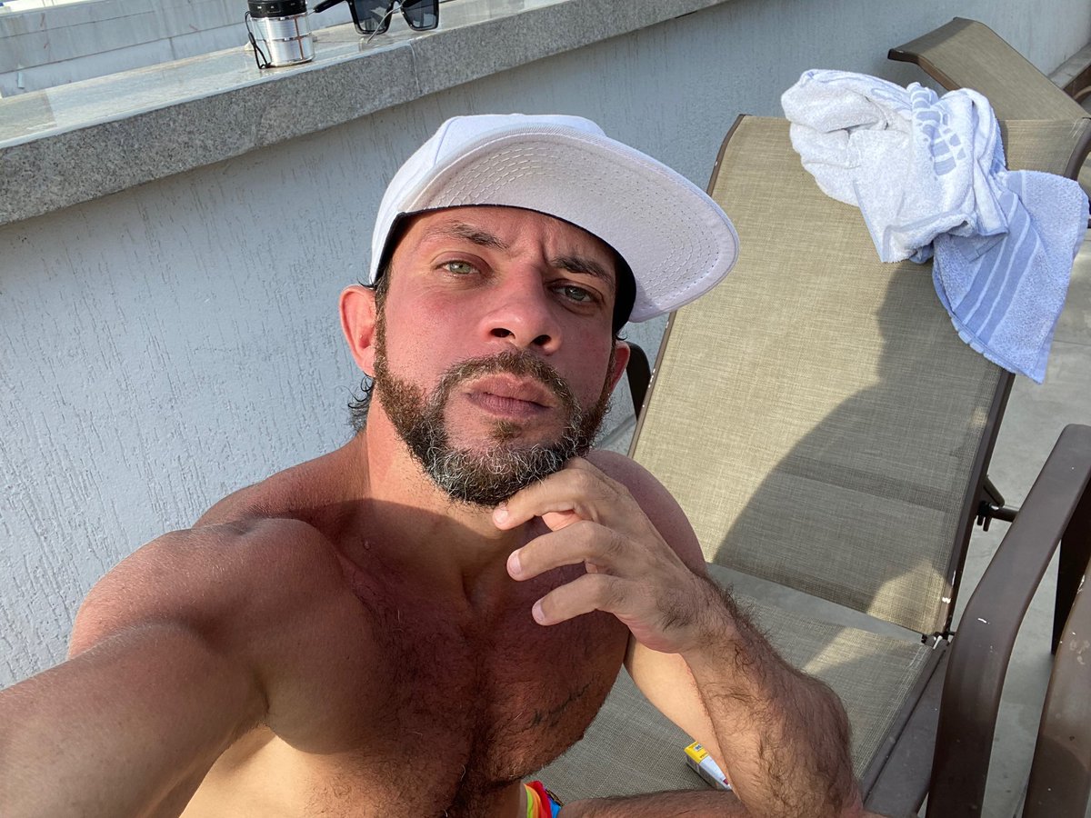 MooreRodrigo's tweet photo. NUNCA DEIXE, QUE APAGUEM ESSE BRILHO QUE VOCÊ TEM!!
#menstyle #menswear #instaphoto #instaboy #latinboy #latinos #boywears #gay #blindadosnosanguedejesus🙏🏽 #like4likes #boypride #gaypride2021 #boyguy #gayguy #famosinhonoinsta #agenciademodelos #instamodeling #boyfitnes https://t.co/aTeKIJrmRQ