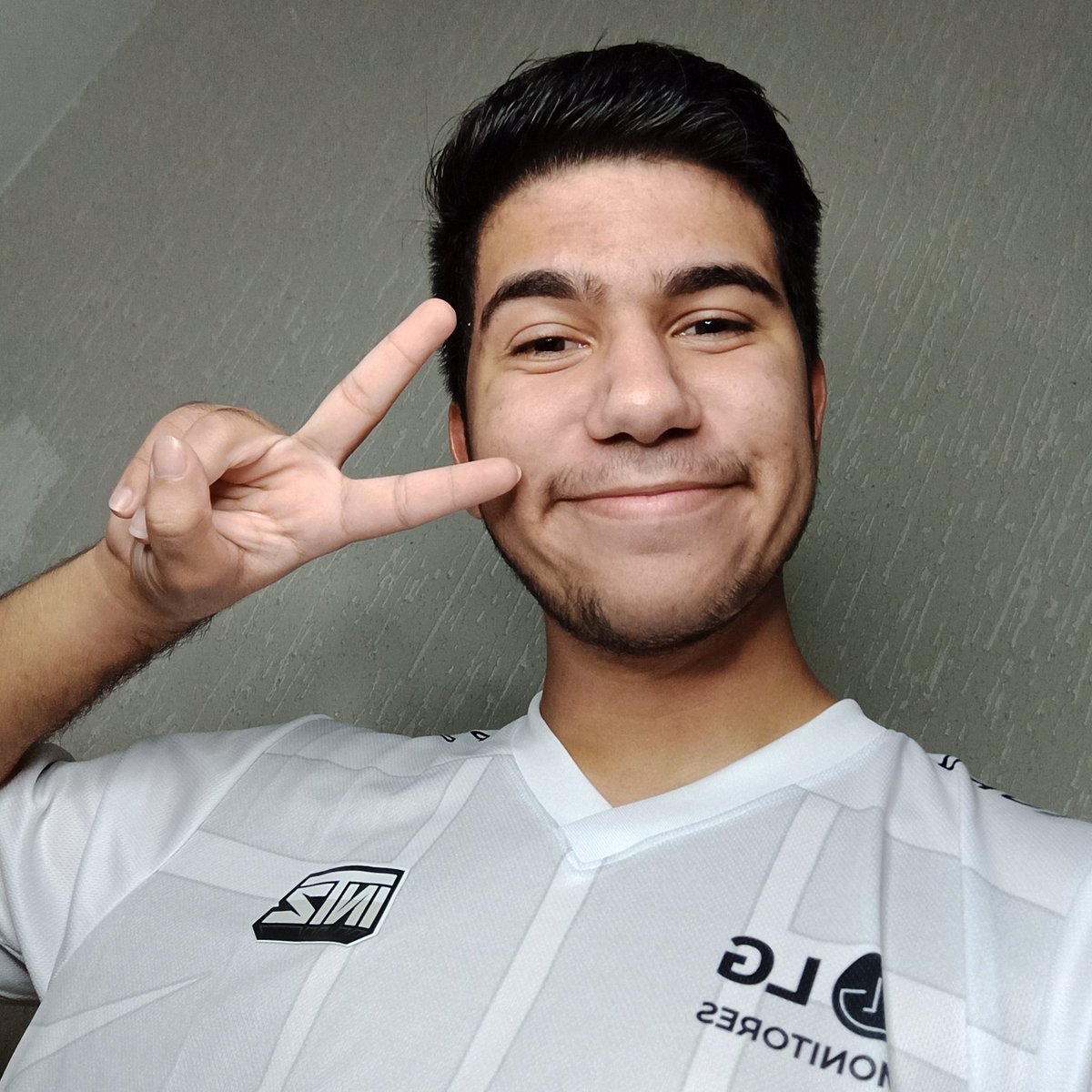 FalaAdeh's tweet photo. Tô me sentindo até mais bonitinho!
#NewProfilePic #GoINTZ #INTZ #INTZArmy @INTZ https://t.co/nUvWl2oOYL