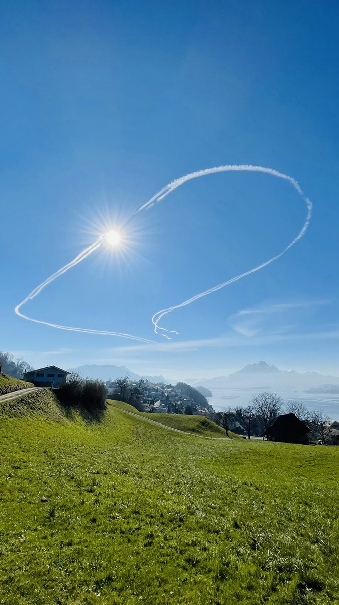 SergeBorn's tweet photo. @srfmeteo Ein Kunstwerk. https://t.co/Iae1ZJTq8Q