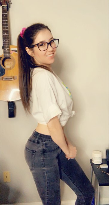 Pants on 👏👏 Pants off 👏👏 https://t.co/D27VA1alFc