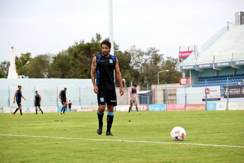 EstudiantesRio4's tweet photo. #AmistosoEnElCandini 🏟
#2doPartido ⚽️
#AAE 0️⃣ 🆚️ #SAC1️⃣
📋GOL de @SportivoAClubLP
.
¡Vamos León!👊🏻⚡🦁 https://t.co/ITppn6u5XK