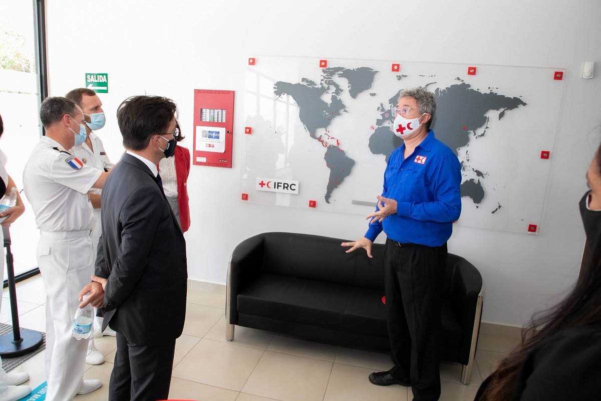 MinGobPma's tweet photo. Durante la visita, la delegación francesa conoció las facilidades logísticas que brindamos desde el #HubHumanitario y cómo se realizan las operaciones humanitarias de nuestros usuarios  internacionales @IFRC_es, @UNHRD y del usuario nacional @Sinaproc_Panama. https://t.co/9M0fyIAuYU