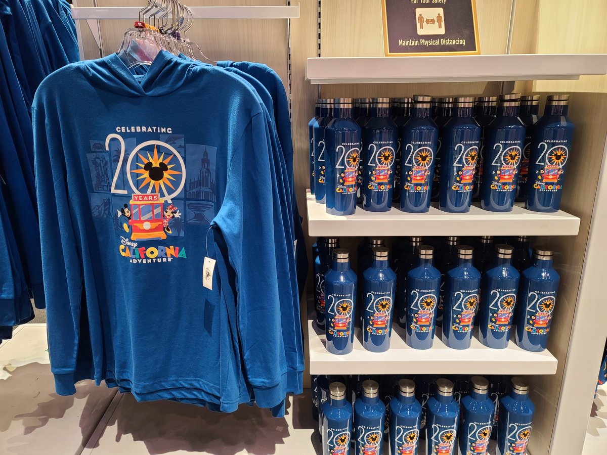 MouseInfo's tweet photo. #DCA20 merch https://t.co/yqq5SdWaIu