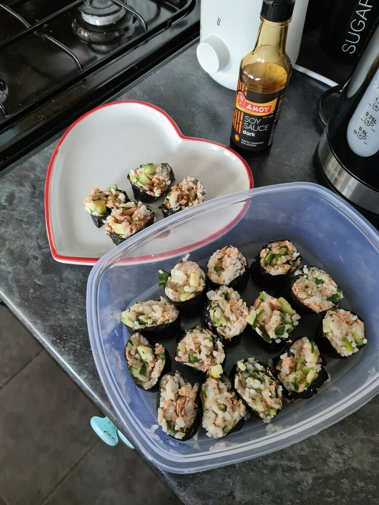 Homemade tuna sushi 🍣