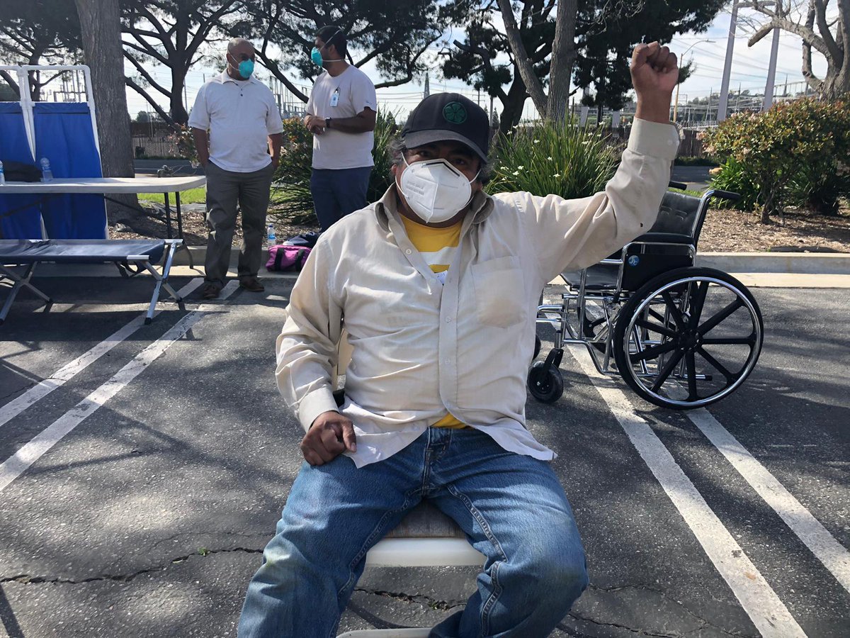 UFWupdates's tweet image. Si Se Puede! 120+ Ventura County farmworkers vaccinated for COVID today at Muranaka Farm. Event results from a partnership w/ @UFWupdates, @UFWF, the unionized Muranaka Farm &amp;amp; @vcpublichealth.The collaborative approach could serve as a model for other regions t/o state #WeFeedYou
